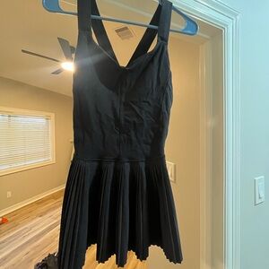 Black Sleeveless Pleated workout top